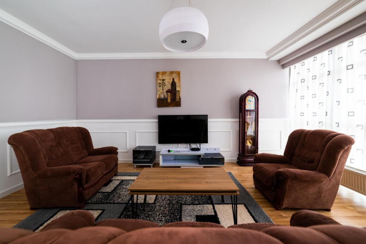 Cedartree Prishtina Apartman Pristina Kültér fotó