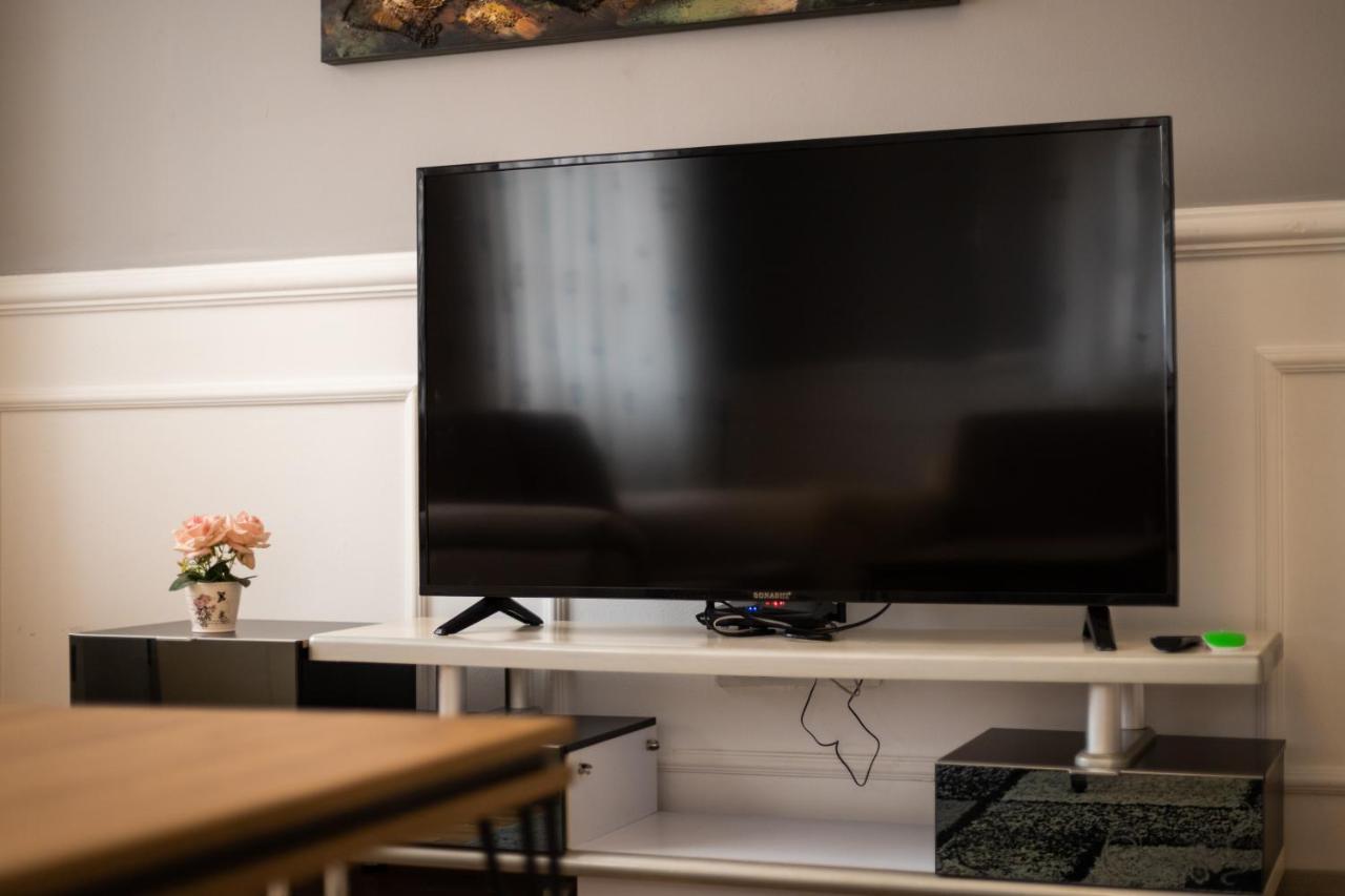Cedartree Prishtina Apartman Pristina Kültér fotó